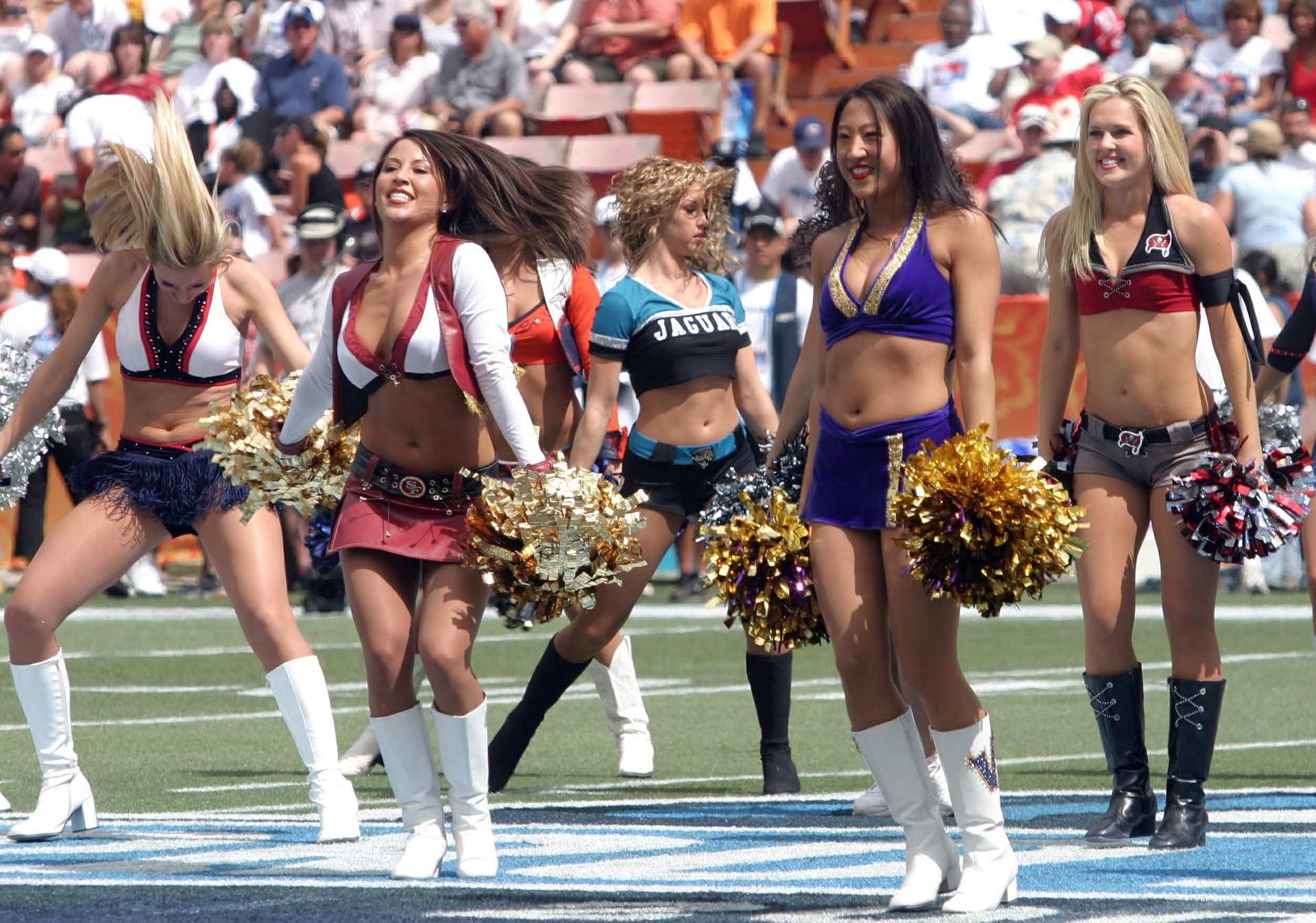 Do you know How to Choose the Best Cheerleading Uniform?